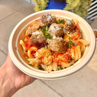 Strozzapreti + Meatballs Bowl